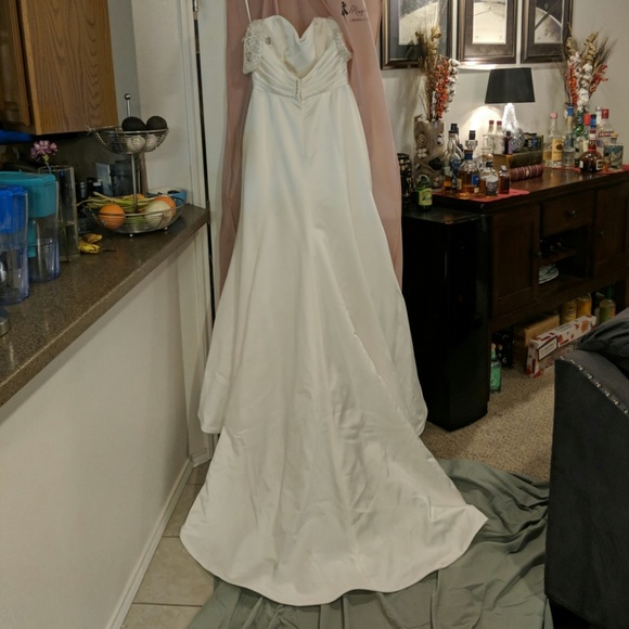 ..Mikaella.. Designer wedding/Prom dress - Picture 7 of 8